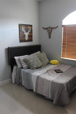 16272 SW 42nd Terrace, Miami, FL 33185