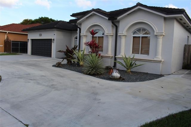 16272 SW 42nd Terrace, Miami, FL 33185