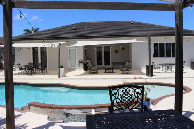 16272 SW 42nd Terrace, Miami, FL 33185