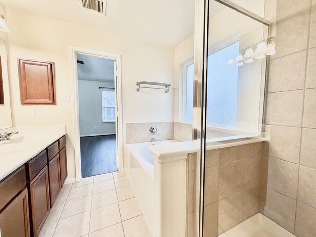 11823 Green Colling Park Drive, Houston, TX 77047