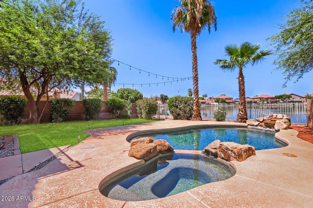 10932 W GRANADA Road, Avondale, AZ 85392