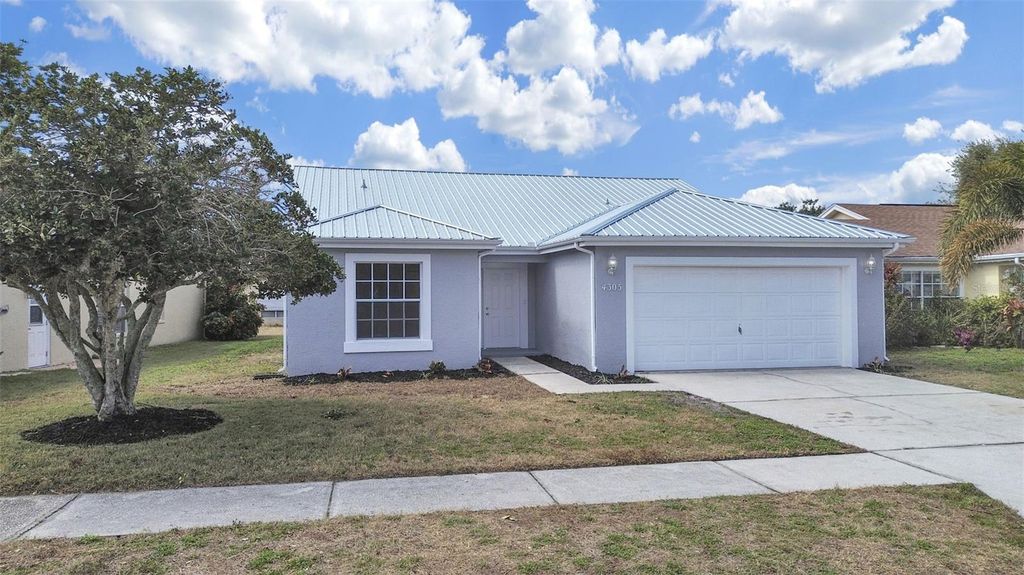 Image 2 of property listing at 4305 NORTHAMPTON DRIVE, New Port Richey, FL 34653