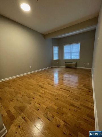 333 Willow Street 409, Teaneck, NJ 07666