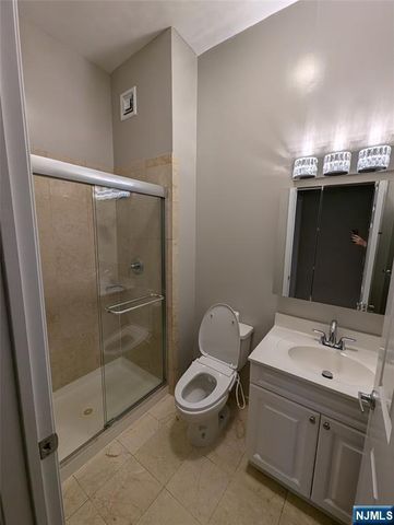 333 Willow Street 409, Teaneck, NJ 07666