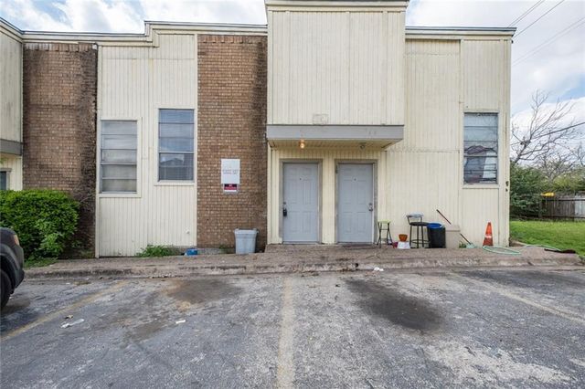 2901 Sweeney LN, Austin, TX 78723