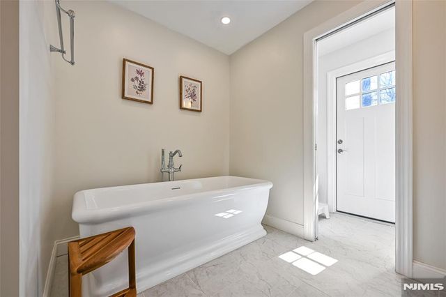 619 Sargent Road, River Vale, NJ 07675