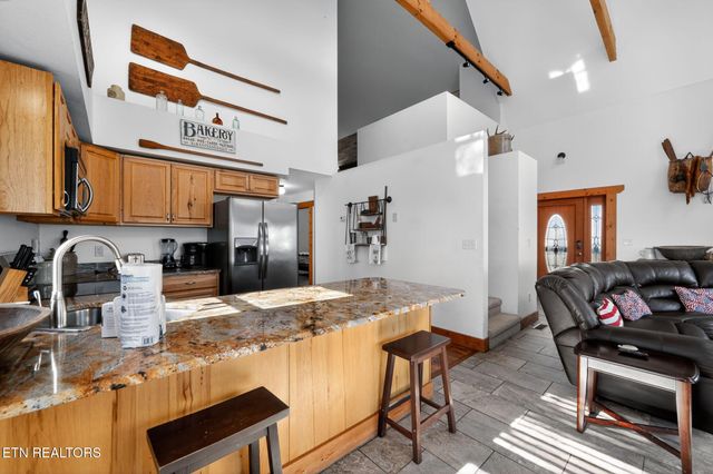 945 Cedar Springs Valley Rd, Sevierville, TN 37876