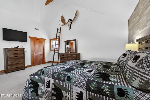 945 Cedar Springs Valley Rd, Sevierville, TN 37876