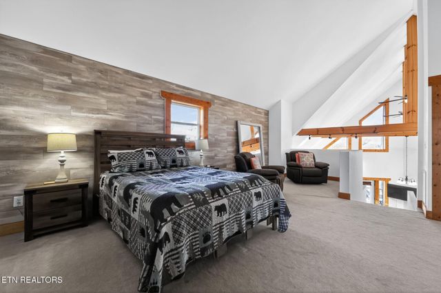 945 Cedar Springs Valley Rd, Sevierville, TN 37876