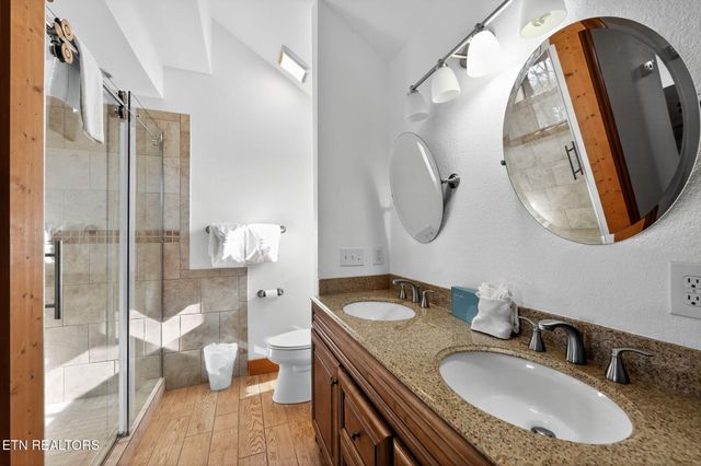 945 Cedar Springs Valley Rd, Sevierville, TN 37876