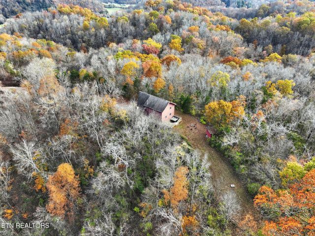 945 Cedar Springs Valley Rd, Sevierville, TN 37876