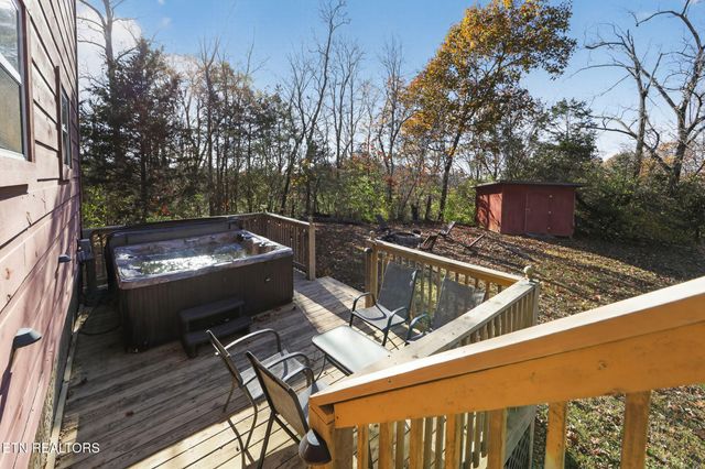 945 Cedar Springs Valley Rd, Sevierville, TN 37876