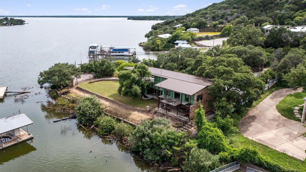 325 Eagle Rest LN, Burnet, TX 78611
