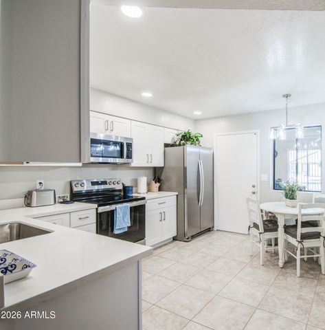 2064 S FARNSWORTH Drive 43, Mesa, AZ 85209