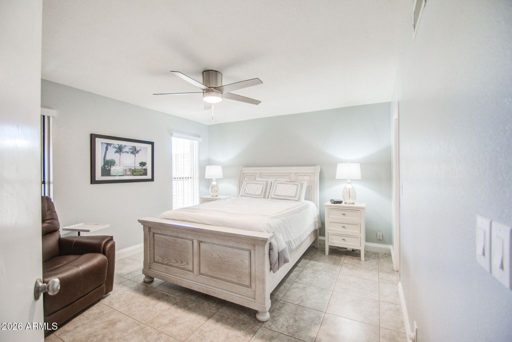 Image 12 of property listing at 2064 S FARNSWORTH Drive 43, Mesa, AZ 85209
