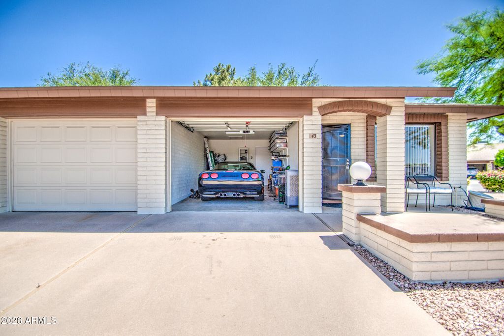 Image 17 of property listing at 2064 S FARNSWORTH Drive 43, Mesa, AZ 85209