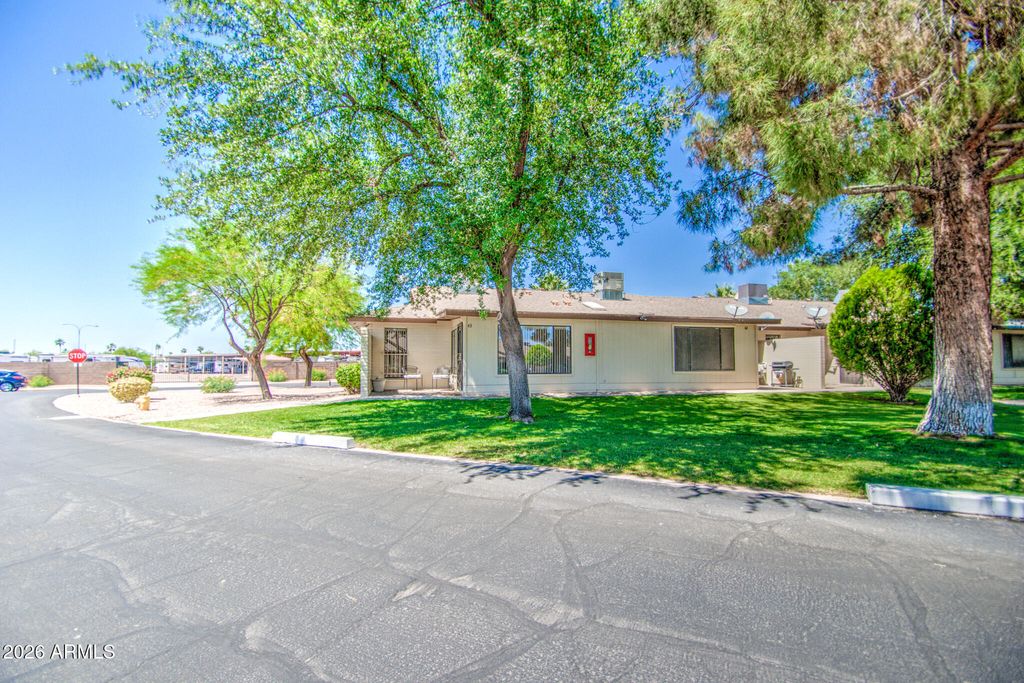 Image 25 of property listing at 2064 S FARNSWORTH Drive 43, Mesa, AZ 85209