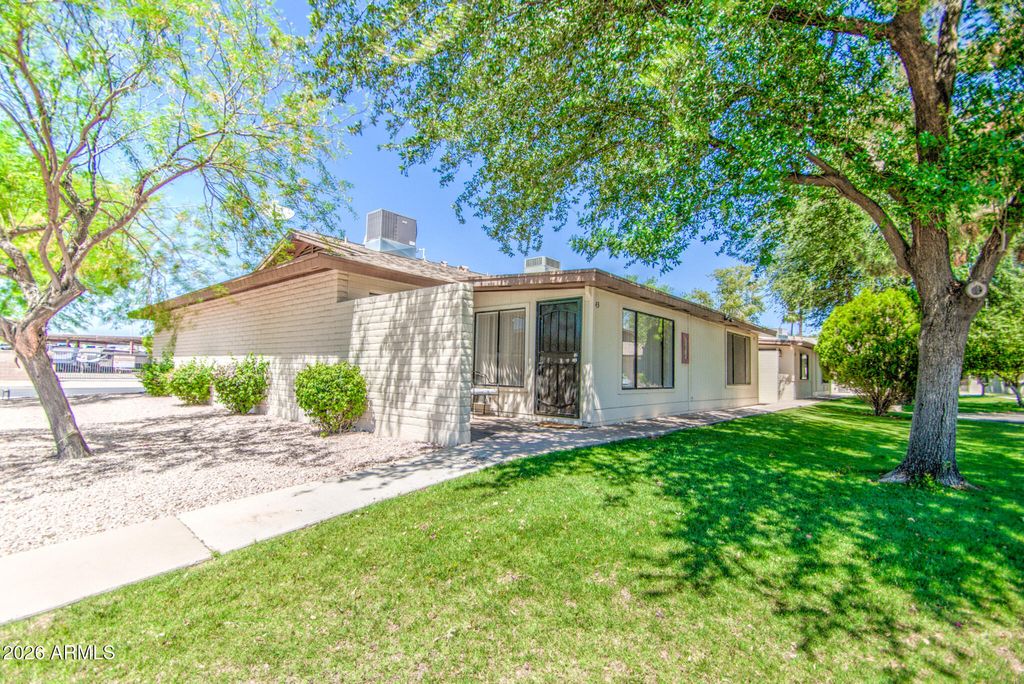 Image 26 of property listing at 2064 S FARNSWORTH Drive 43, Mesa, AZ 85209