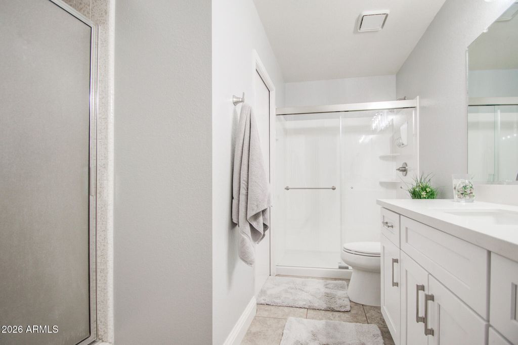 Image 6 of property listing at 2064 S FARNSWORTH Drive 43, Mesa, AZ 85209