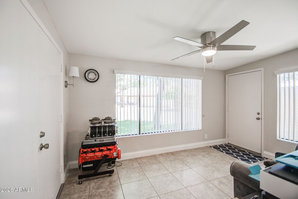 Image 7 of property listing at 2064 S FARNSWORTH Drive 43, Mesa, AZ 85209