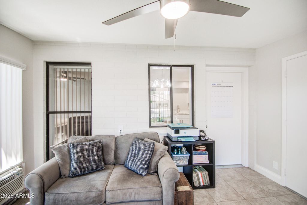 Image 8 of property listing at 2064 S FARNSWORTH Drive 43, Mesa, AZ 85209