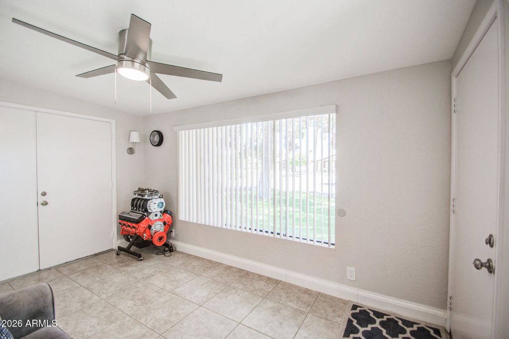 Image 9 of property listing at 2064 S FARNSWORTH Drive 43, Mesa, AZ 85209