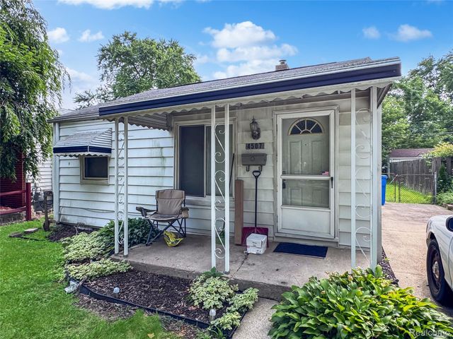 4507 Katherine Street, Dearborn Heights, MI 48125