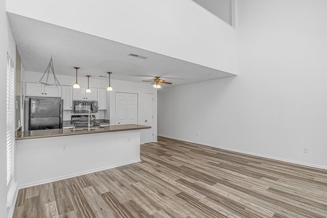 4434 Little River Inn Ln Apt 208, Little River, SC 29566