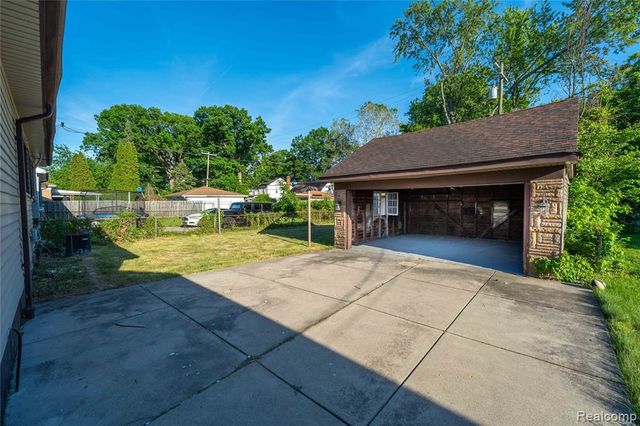 22519 Leewin Street, Detroit, MI 48219