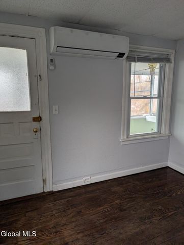 318 27th Street Unit 2, Colonie, NY 12189