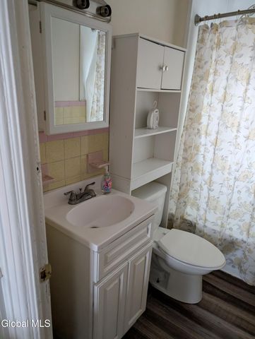 318 27th Street Unit 2, Colonie, NY 12189