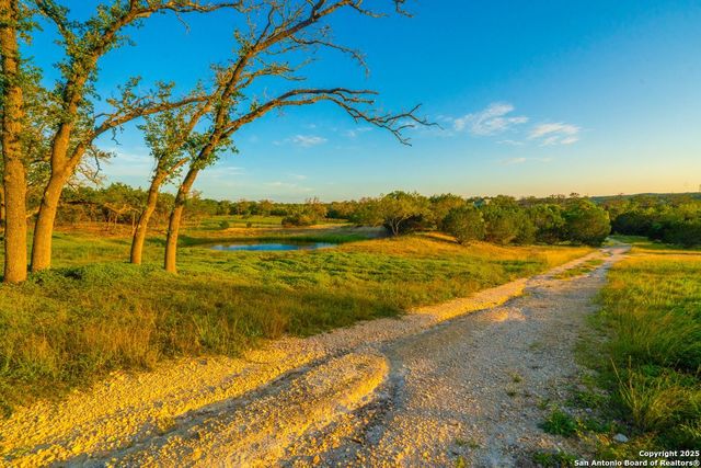 112 Majestic Oaks Drive, Boerne, TX 78006