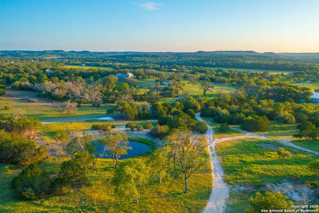 112 Majestic Oaks Drive, Boerne, TX 78006