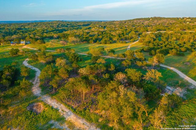 112 Majestic Oaks Drive, Boerne, TX 78006