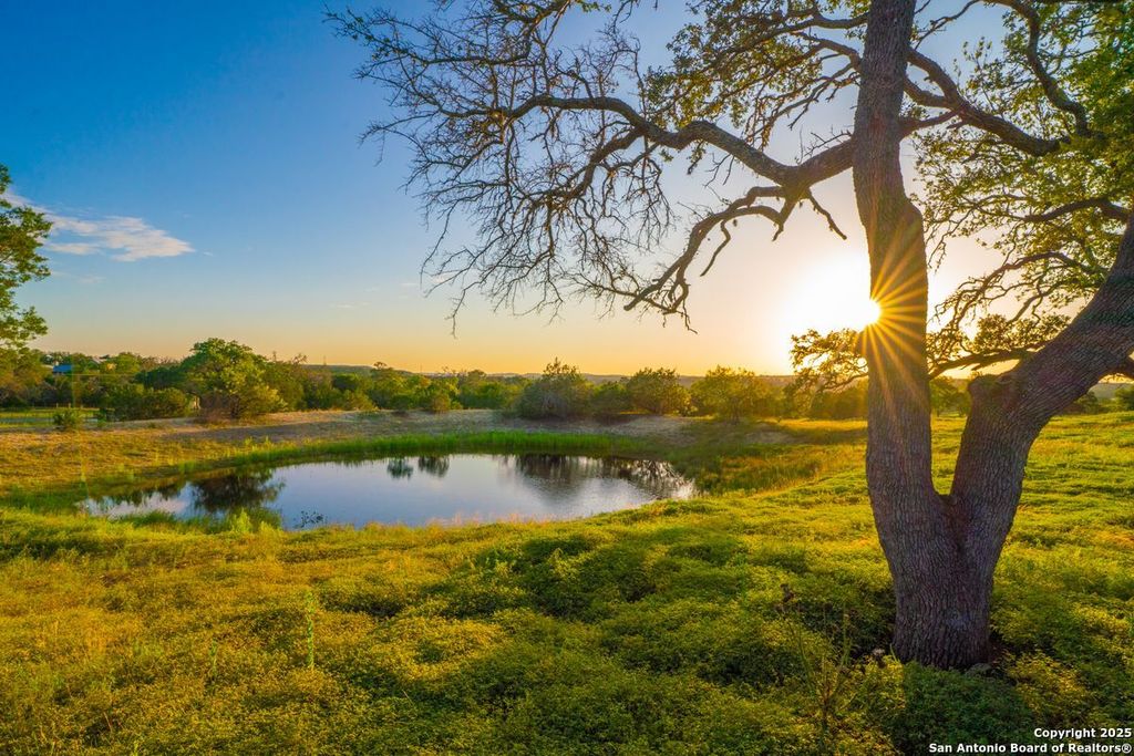 112 Majestic Oaks Drive, Boerne, TX 78006