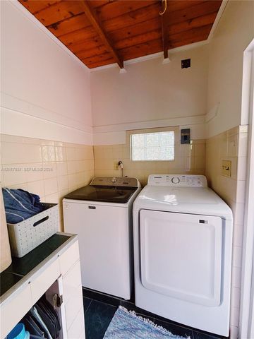 1075 NE 120th Street, Biscayne Park, FL 33161