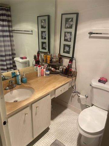 251 174th St 220, Sunny Isles Beach, FL 33160