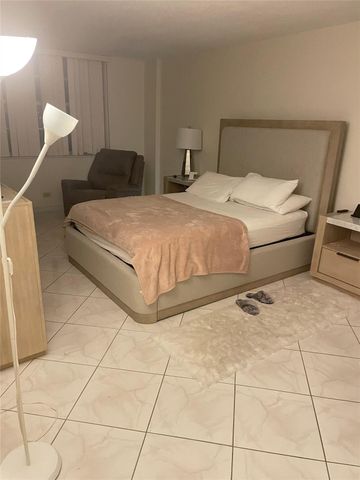 251 174th St 220, Sunny Isles Beach, FL 33160