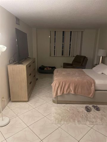 251 174th St 220, Sunny Isles Beach, FL 33160