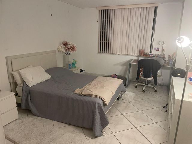 251 174th St 220, Sunny Isles Beach, FL 33160