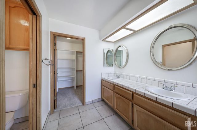 5308 Bold Ruler Court, Bakersfield, CA 93312
