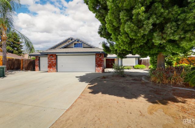 5308 Bold Ruler Court, Bakersfield, CA 93312