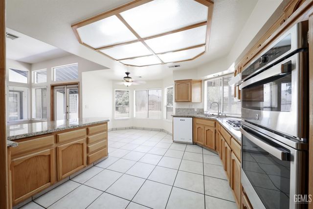 5308 Bold Ruler Court, Bakersfield, CA 93312