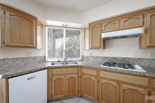 5308 Bold Ruler Court, Bakersfield, CA 93312