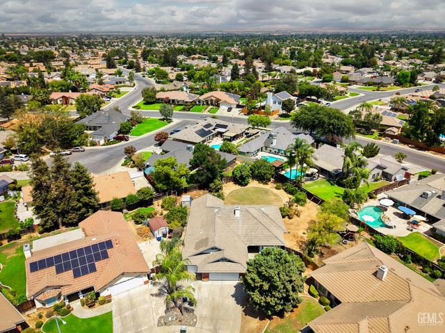 5308 Bold Ruler Court, Bakersfield, CA 93312