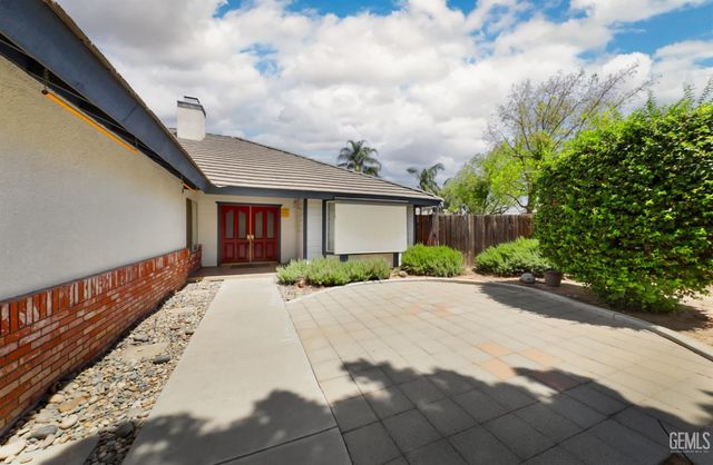 5308 Bold Ruler Court, Bakersfield, CA 93312