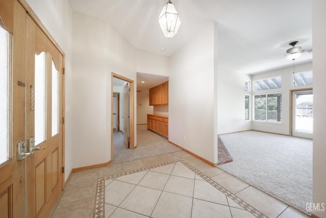 5308 Bold Ruler Court, Bakersfield, CA 93312
