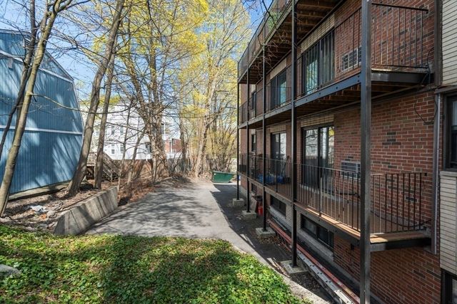 22 Branchfield St B4, Boston, MA 02124