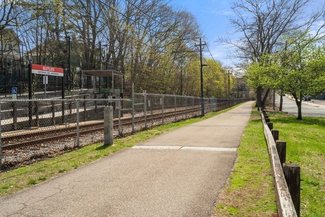 22 Branchfield St B4, Boston, MA 02124