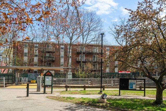 22 Branchfield St B4, Boston, MA 02124